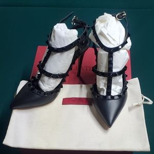 VALENTINO GARAVANI Rockstuds NEW